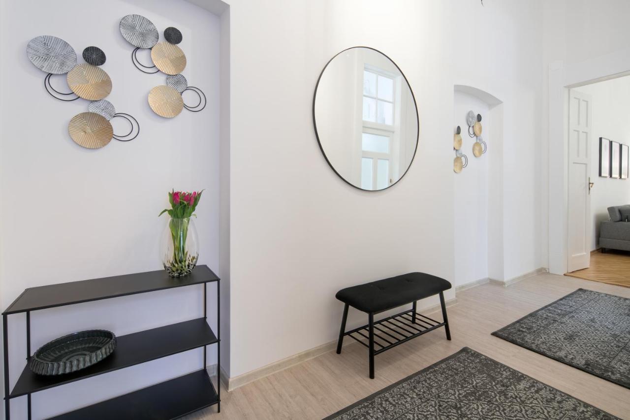 Wawelove Pilsudskiego - 3 Bedroom Apt. With Balcony And Free Parking! Cracovia Exterior foto